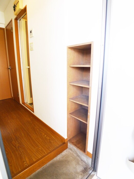 物件内観写真14　(玄関)