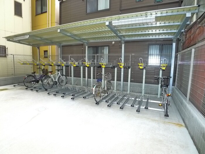 物件外観写真5　(駐輪場)