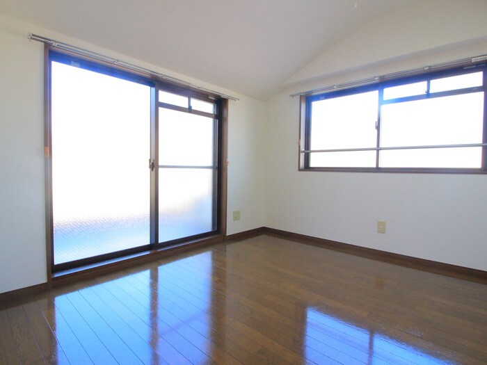 物件内観写真4　(居室)