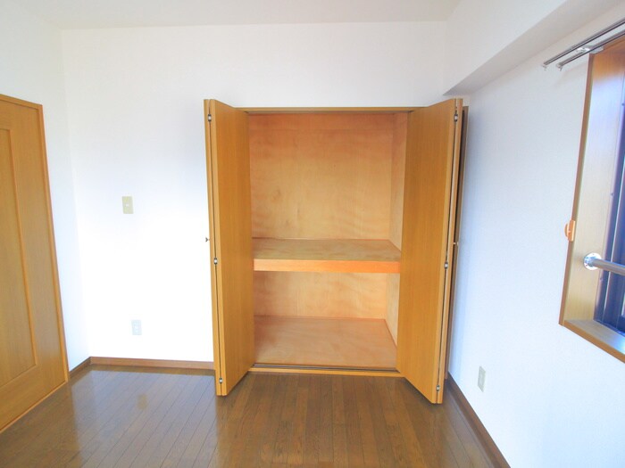 物件内観写真15　(収納)