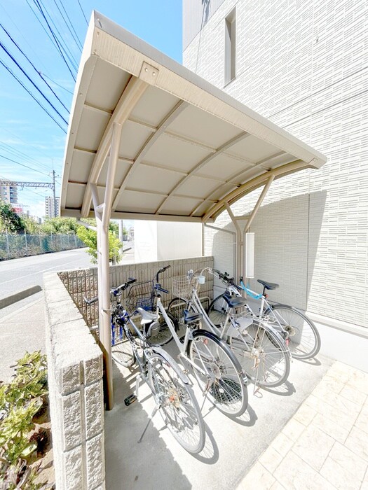 物件外観写真5　(駐輪場)
