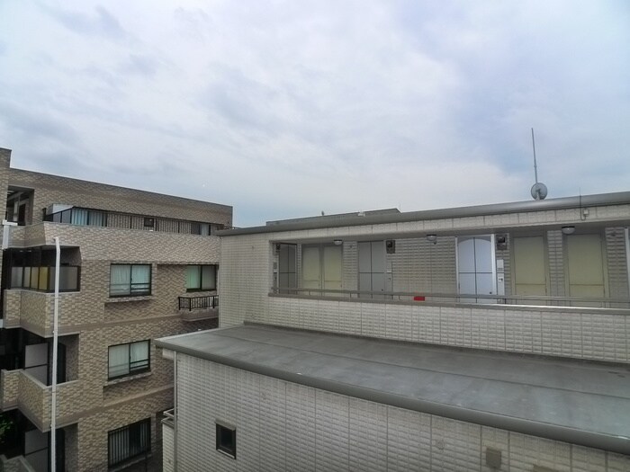 物件内観写真21　(室内からの展望)