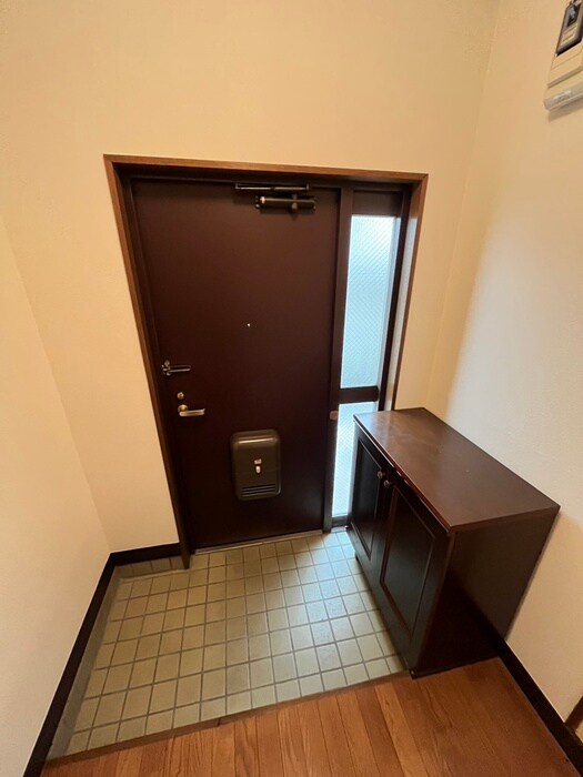 物件内観写真17　(玄関)