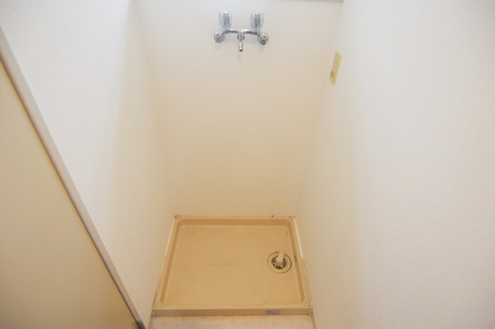 物件内観写真13　(洗濯機置場)