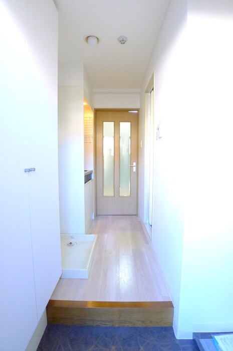 物件内観写真11　(玄関)