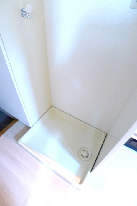 物件内観写真16　(洗濯機置場)