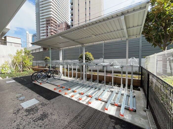 物件外観写真4　(駐輪場)