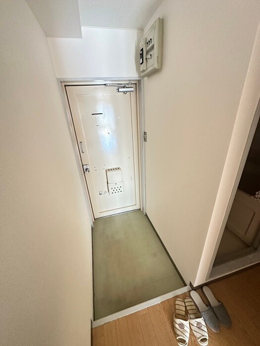 物件内観写真7　(玄関)
