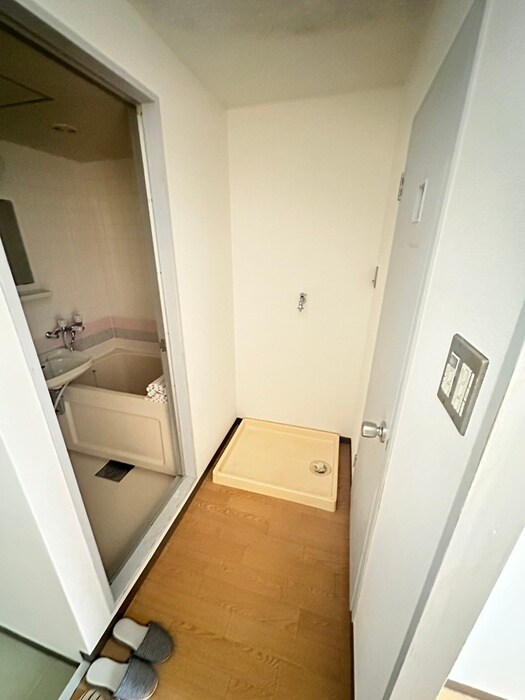 物件内観写真9　(洗濯機置場)