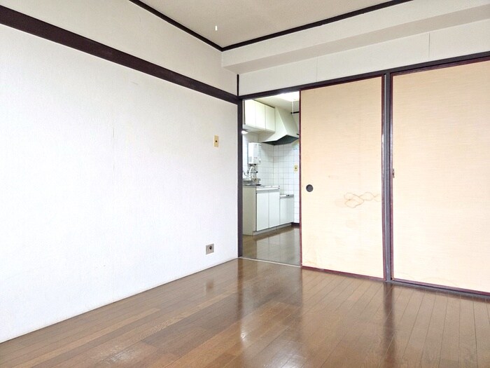 物件内観写真3　(居室)