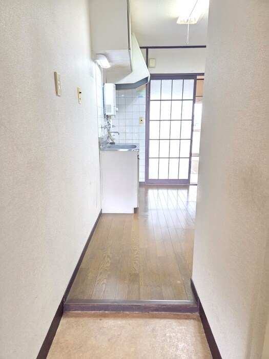 物件内観写真11　(廊下)