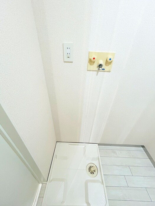 物件内観写真14　(洗濯機置場)