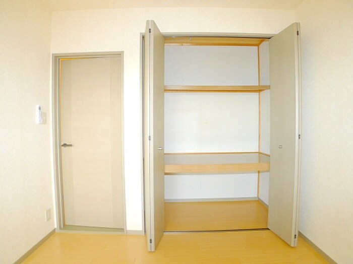 物件内観写真13　(収納)