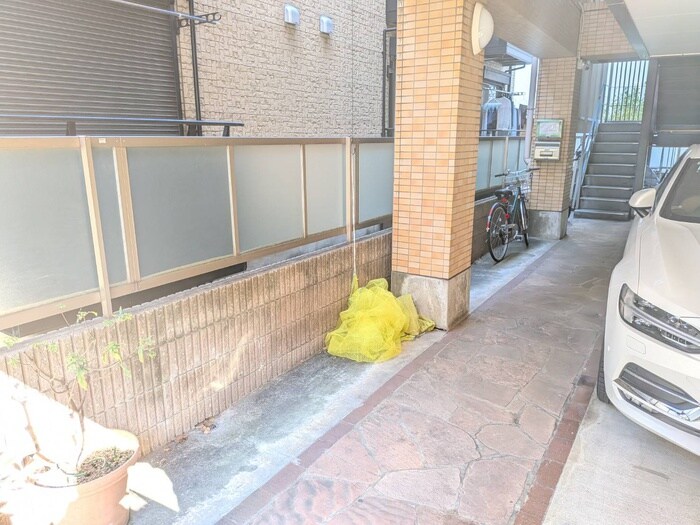 物件外観写真5　(駐輪場)