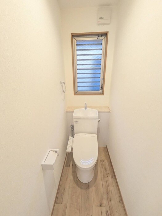 物件内観写真14　(トイレ)