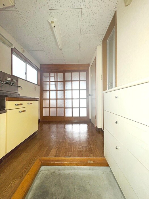 物件内観写真18　(玄関)