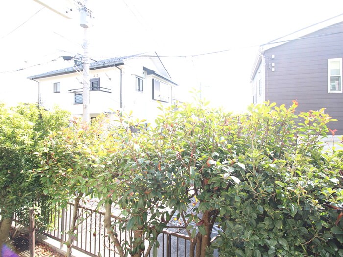 物件内観写真16　(室内からの展望)