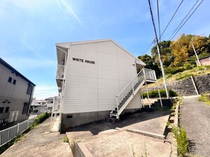 ホワイト  ハウス外観写真
