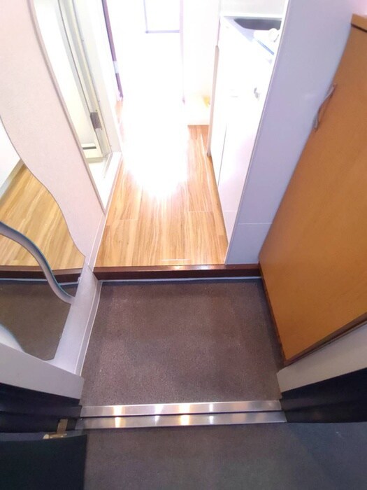 物件内観写真17　(玄関)