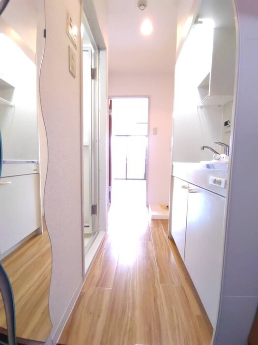 物件内観写真18　(廊下)