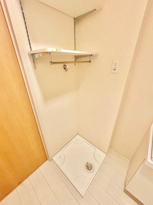 物件内観写真18　(洗濯機置場)