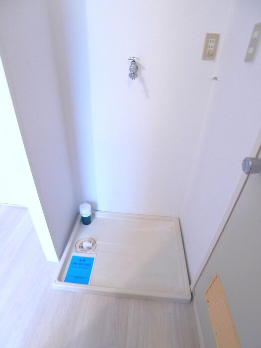 物件内観写真15　(洗濯機置場)