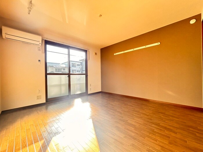 物件内観写真10　(居室)