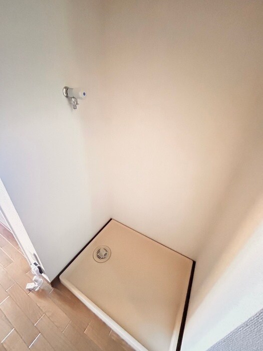 物件内観写真14　(洗濯機置場)