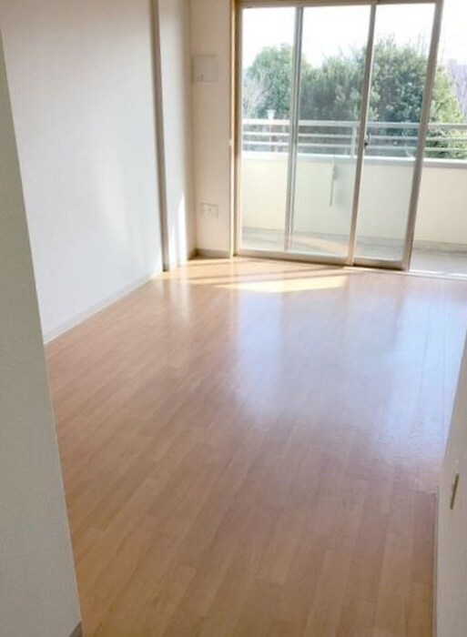 物件内観写真4　(居室)