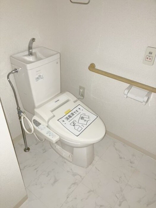 物件内観写真11　(トイレ)