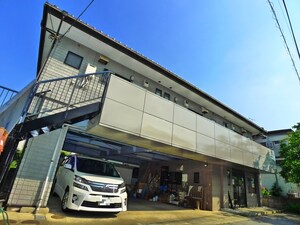 鶴岡マンション外観写真