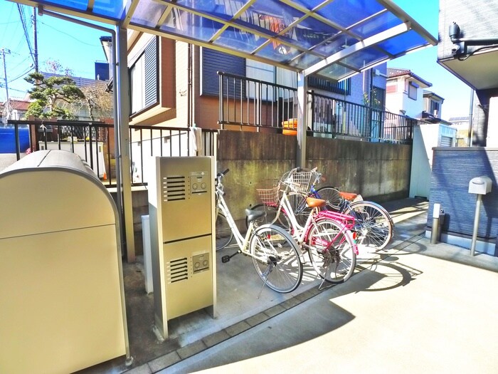 物件外観写真2　(駐輪場)
