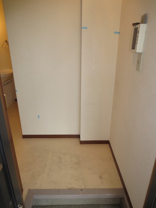 物件内観写真7　(玄関)