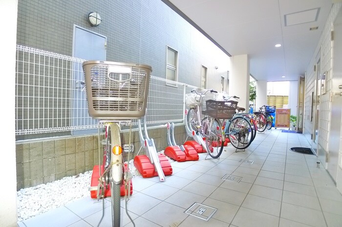 物件外観写真5　(駐輪場)