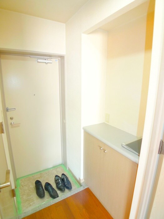 物件内観写真12　(玄関)