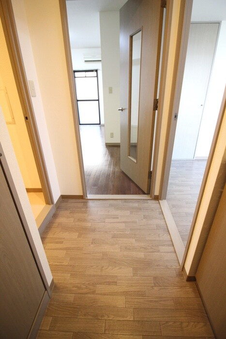 物件内観写真21　(廊下)