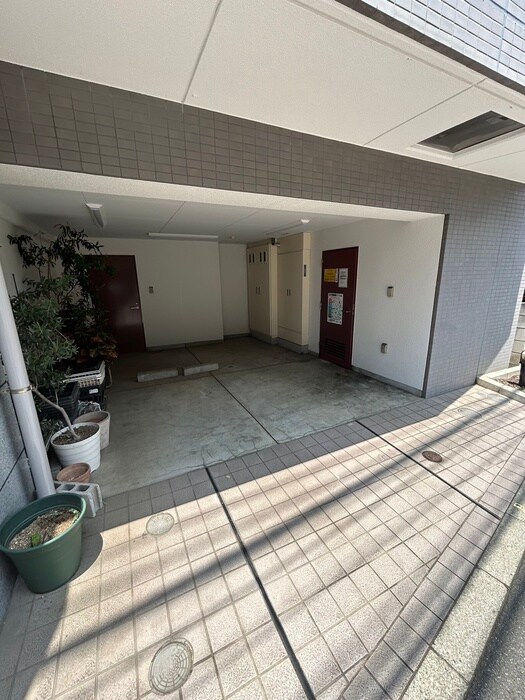 物件外観写真5　(駐車場)