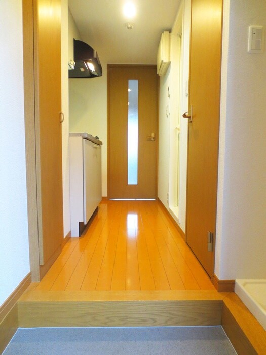 物件内観写真11　(玄関)