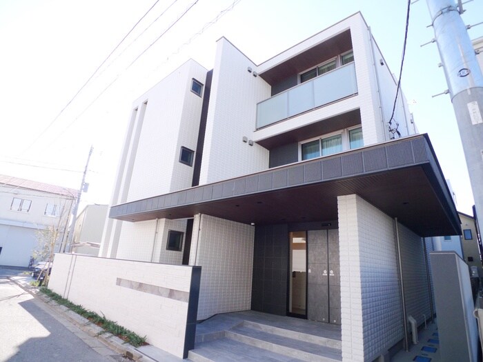 ペット共生型・Plumeriaのエントランス部分