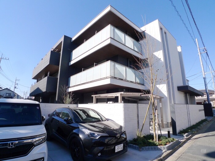 物件外観写真3　(駐車場)