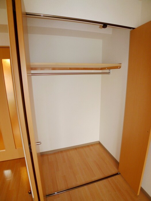 物件内観写真12　(収納)