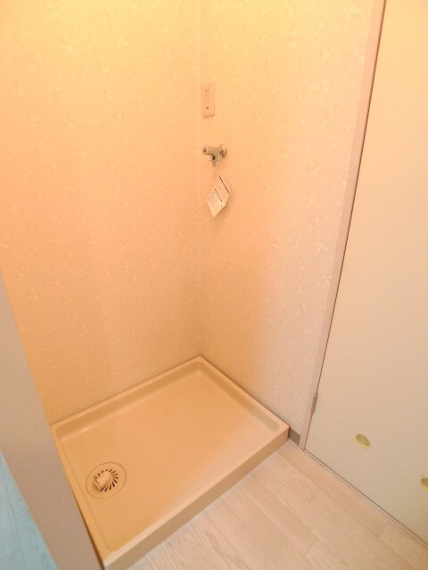 物件内観写真11　(洗濯機置場)