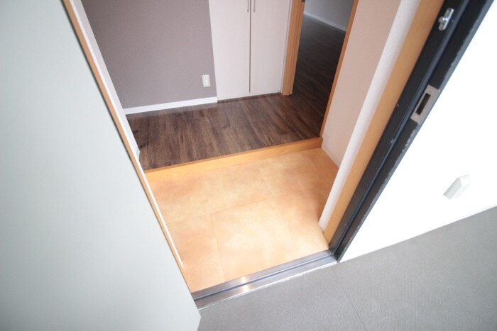 物件内観写真15　(玄関)