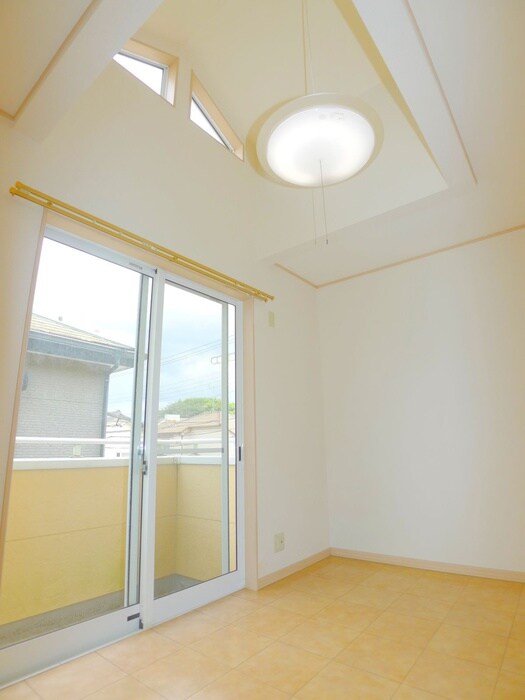 物件内観写真12　(室内からの展望)