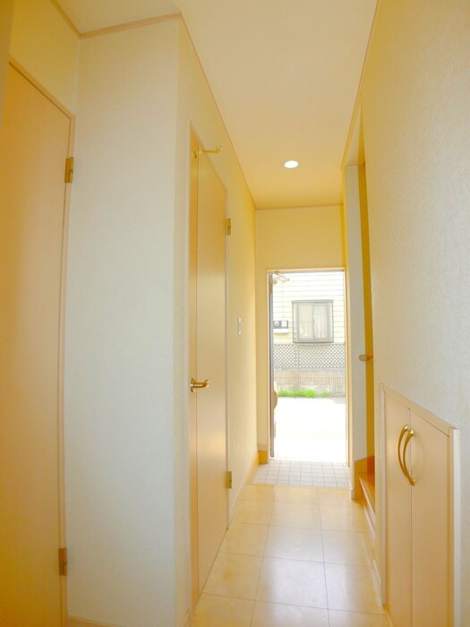 物件内観写真17　(廊下)