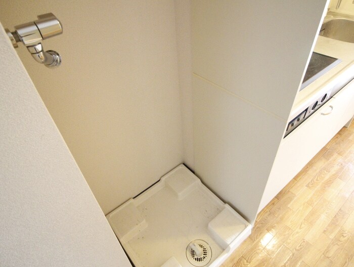 物件内観写真13　(洗濯機置場)