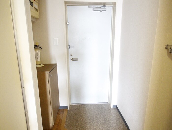 物件内観写真15　(玄関)