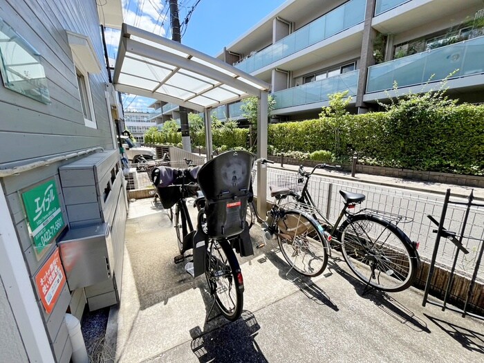 物件外観写真3　(駐輪場)