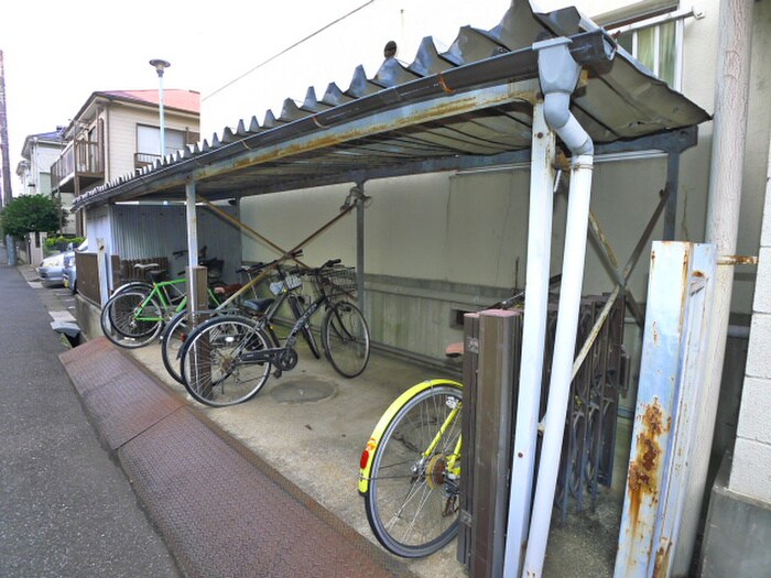 物件外観写真3　(駐輪場)