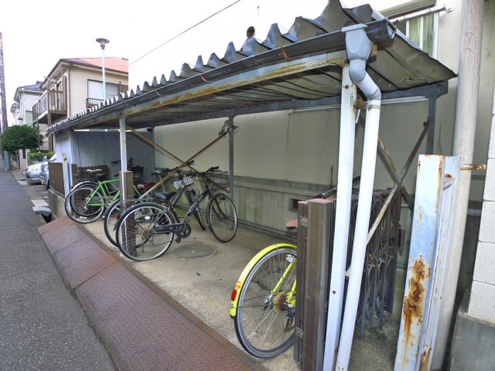 物件外観写真3　(駐輪場)